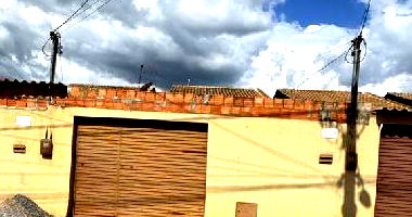 Casa com 2 quartos, banheiro, varanda e área construída de 63,22 m²