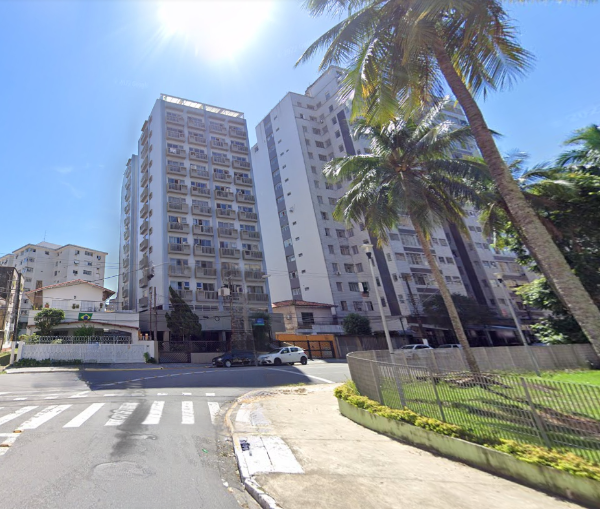 Apartamento 102, 10º andar, 83m² útil