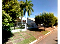 Casa com 193,40m², 13 peças, piscina e terreno de 400m²