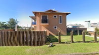 Casa com 205m² construída em terreno urbano