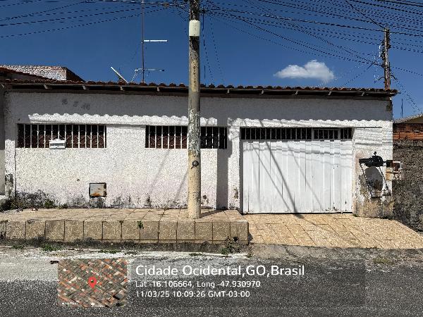Casa com 1 vaga, 117m² área total, 1 banheiro, sala e cozinha