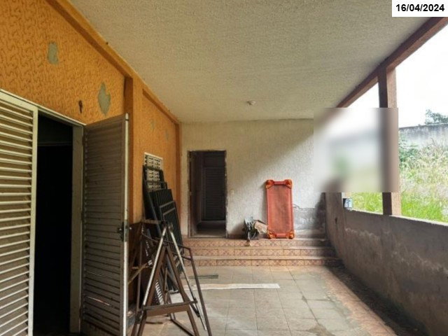Galpão, sobrado e casa com 904,73m² construídos em terreno de 5.282,12m²