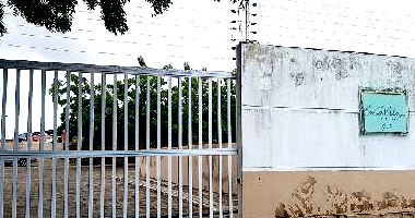Apartamento com 2 quartos, banheiro, sala, cozinha e 1 vaga