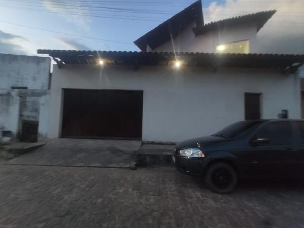 Casa com 3 quartos, 3 banheiros, 1 vaga e 145,68m² privativos