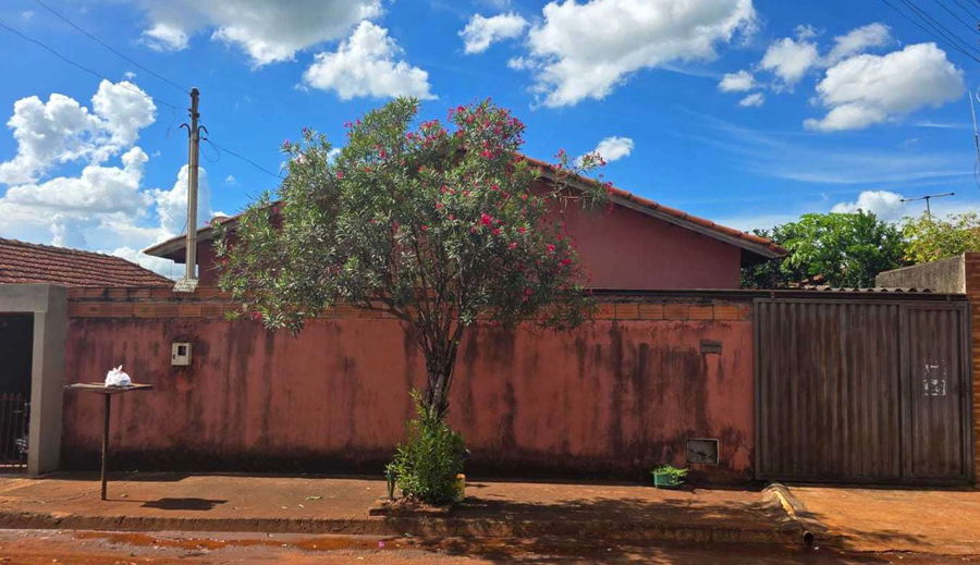 Casa com 3 quartos, 1 banheiro, 99,49 m² construída, ocupada