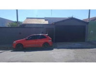 Casa com 3 quartos, 3 banheiros, 1 vaga e 291m² construída, ocupada