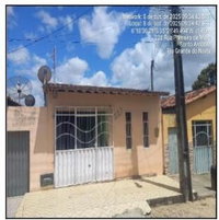 Casa com 2 quartos e 2 banheiros, área privativa de 79,68m²