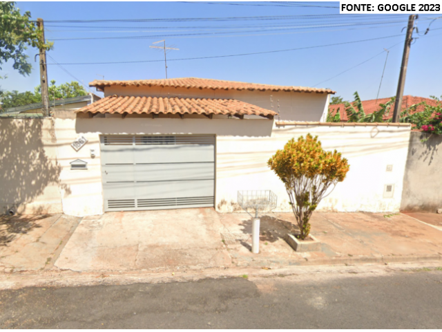 Edificação com 180m² em terreno de 309,75m², lote 03, quadra 10, desocupado