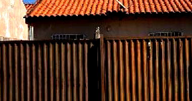 Casa com 2 Quartos em Mateus Leme/MG