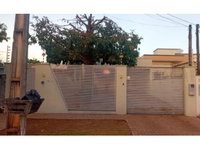 Casa com 50% de fração ideal em terreno de 500m²