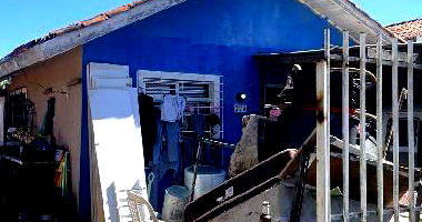 Casa 2 quartos, 1 banheiro, 1 vaga, 40m² construída, desocupada