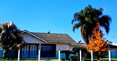 Casa com 335,40m² e terreno com 1.385,43m²