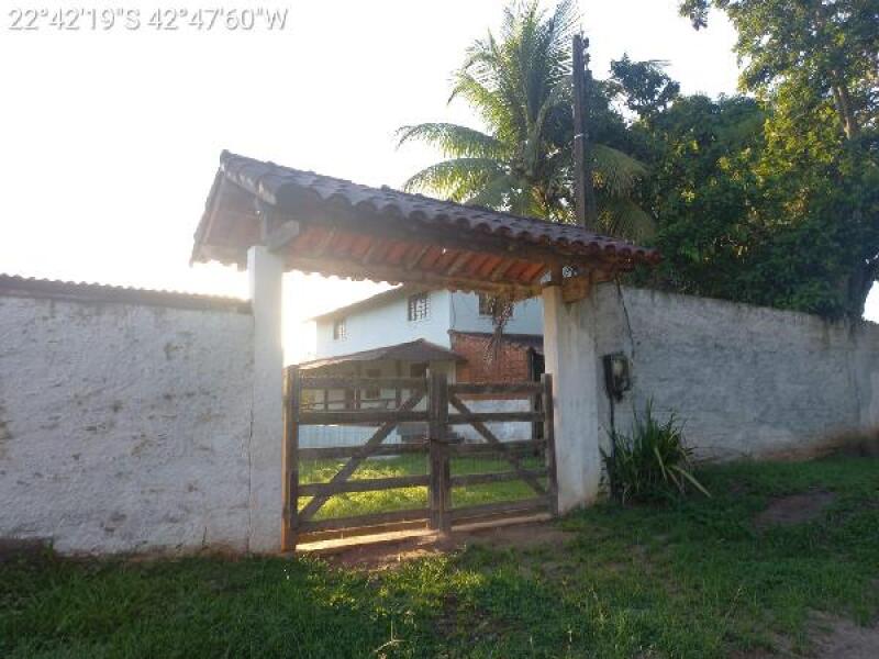 Casa com 220,22m², 1 vaga, IPTU incluso