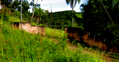 Chácara com 58.255m² em Atibaia/SP com piscina e quadra