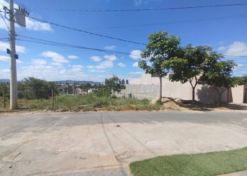 Terreno com 510m² em Ibituruna, Montes Claros/MG