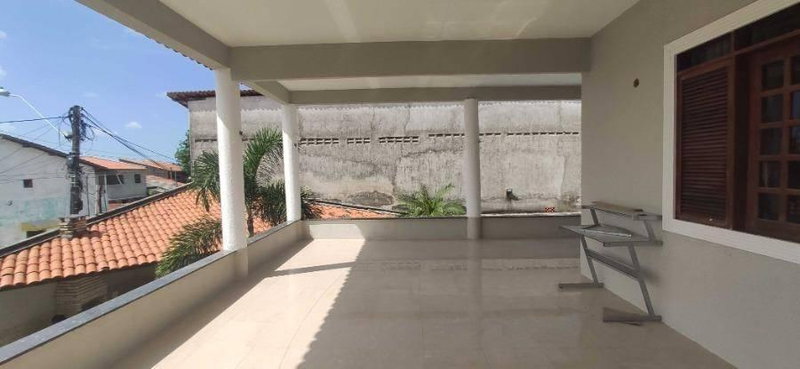 Casa em Fortaleza com 4 quartos e 4 banheiros