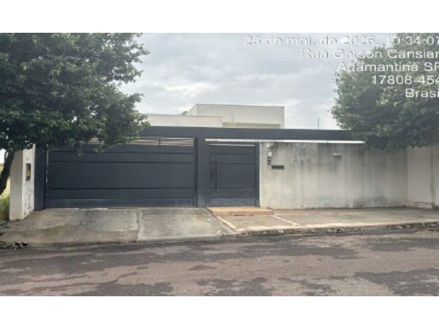 Casa com 3 dormitórios e 2 banheiros em Adamantina/SP