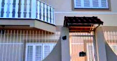 Casa Desocupada com 3 Quartos, 2 Banheiros e 153 m² Construídos