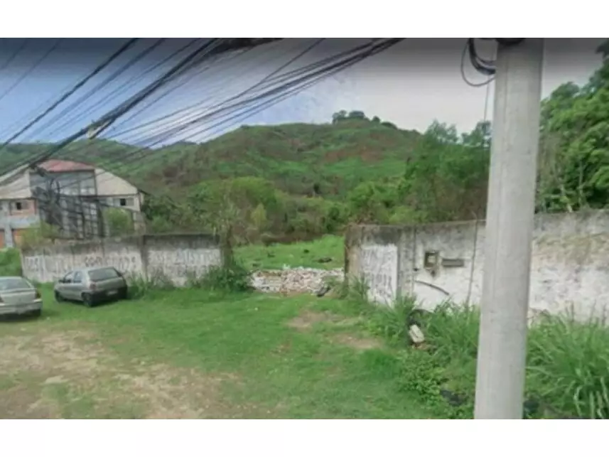 Espaçoso Terreno de 15.684m² em Leilão