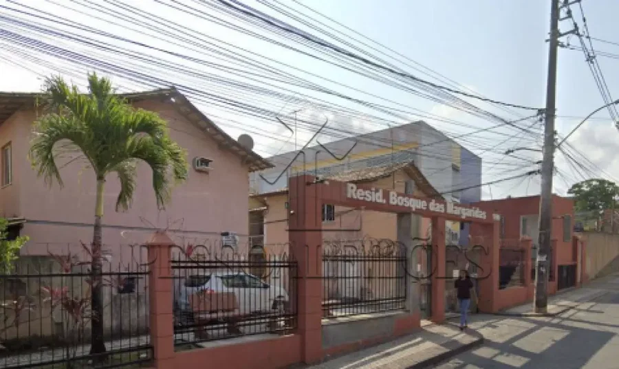 Casa residencial com 3 quartos, 2 banheiros, ocupada, 120m²