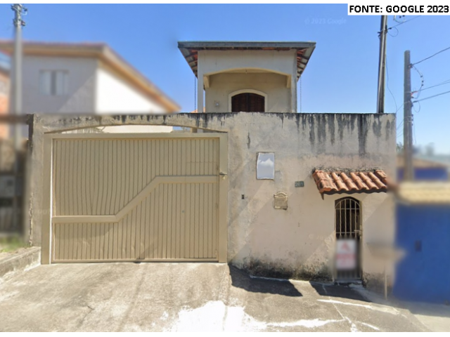 Sobrado com Terreno em Jacareí/SP - 3 Quartos