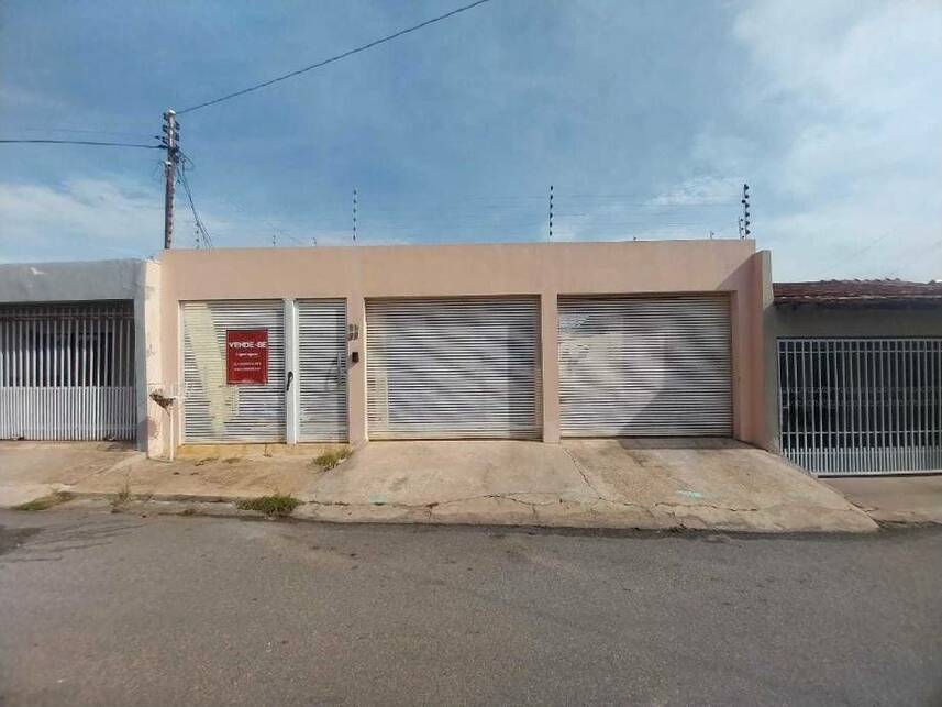 Casa Ocupada com 3 Vagas e 146m² em Várzea Grande