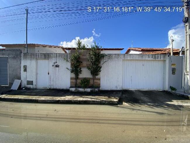 Casa com 2 Quartos e 2 Banheiros em Teixeira de Freitas