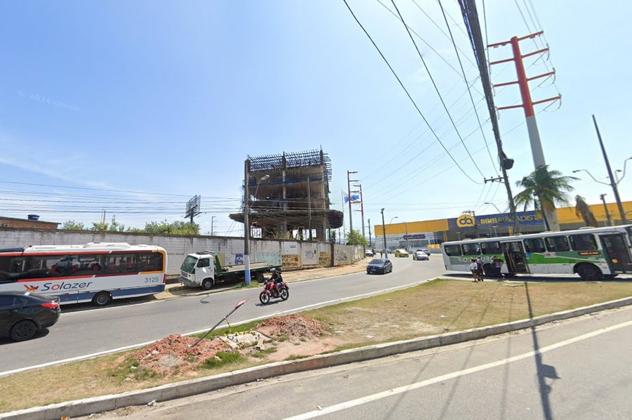 Prédio inacabado, 3.700m², próximo à Dutra e Shopping Grande Rio