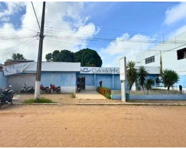 Prédio Comercial com 4 quartos e 1 suíte