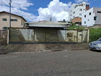 Casa com 2 Quartos, 1 Banheiro e 82m² de Área Total