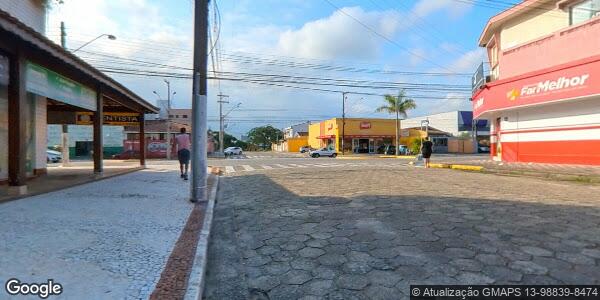 Imóvel residencial com 400m² a 200m da praia em Itanhaém