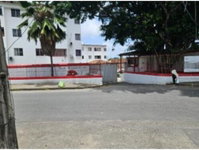 Apartamento com Varanda e 2 Quartos em Recife