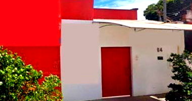 Casa padrão com 4 quartos, 3 banheiros e 185m² construída, ocupada
