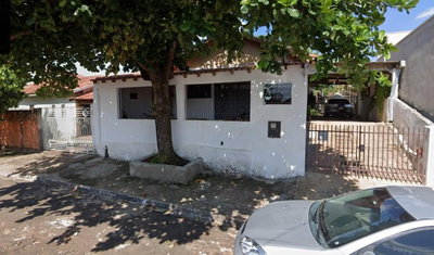 Casa com 3 quartos e quintal em Santo Anastácio