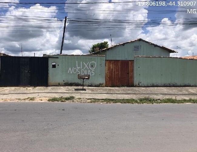 Casa em Esmeraldas/MG com 2 quartos