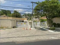 Casa Ocupada em Condomínio com 296m² de Área Construída