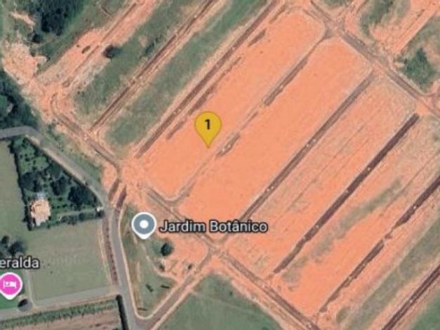 Lote com 240m² em Jardim Botânico I
