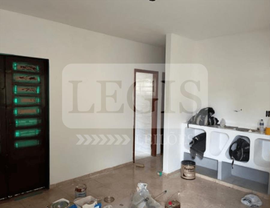 Casa com 3 quartos, 1 suíte, 8 vagas de garagem e 148,39m² construídos