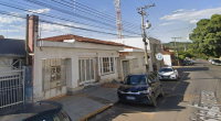 Casa residencial com 7 cômodos e 323,46 m² construída, desocupada