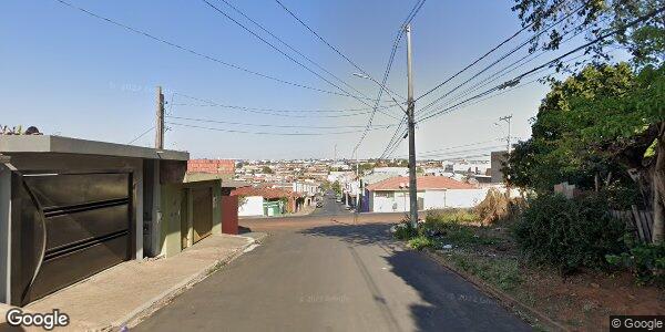 Terreno com 250m², sem benfeitorias, desnível acentuado