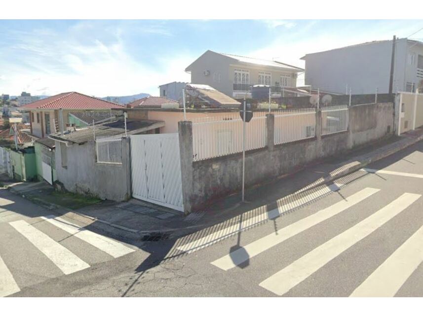 Casa com 2 quartos, 1 banheiro, 125m² construídos, ocupada