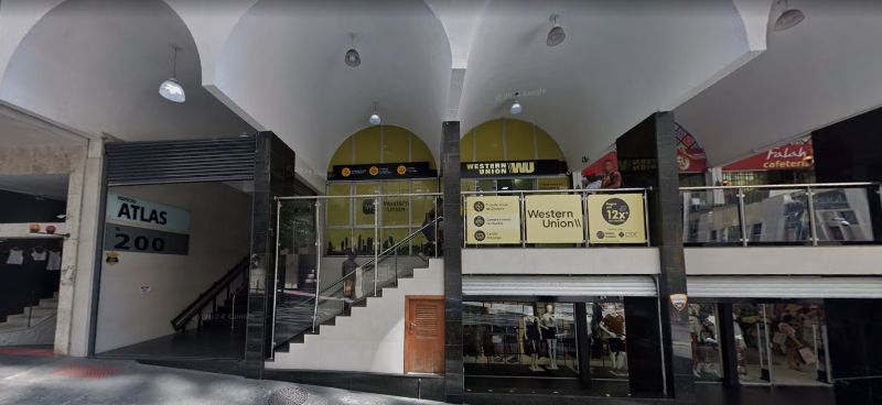 Espaçosa Sala Comercial com 112m² em Edifício Moderno
