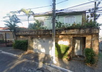 Casa com 4 quartos, 6 banheiros e 1 vaga de garagem