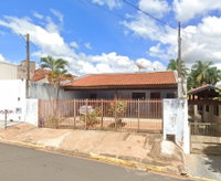Casa com 3 quartos, garagem e 420m² em Estrela D'Oeste