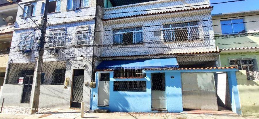 Apartamento com 95m² na Estrada Adhemar Bebiano