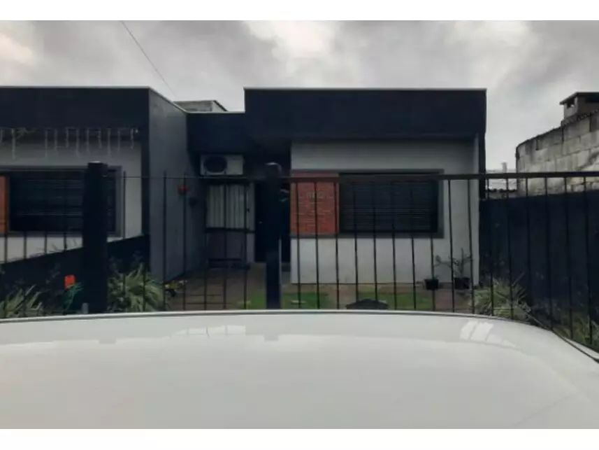 Casa em Leilão com 2 Quartos e 1 Banheiro
