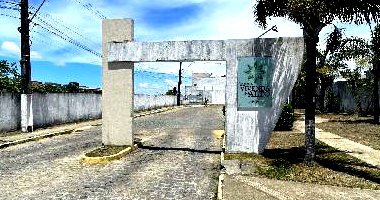 Casa com 2 Quartos e Garagem em Maceió