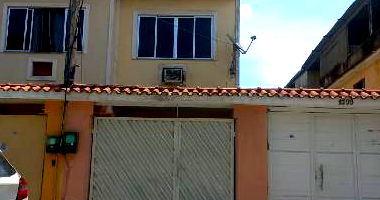 Casa 2 quartos com área construída de 77,82 m², lavabo e cozinha