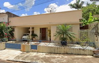 Casa residencial com 3 dorms, 138m², garagem e centro em Nhandeara