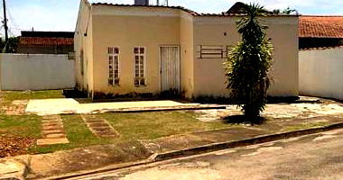 Residência em Condomínio com 3 Quartos e 1 Banheiro